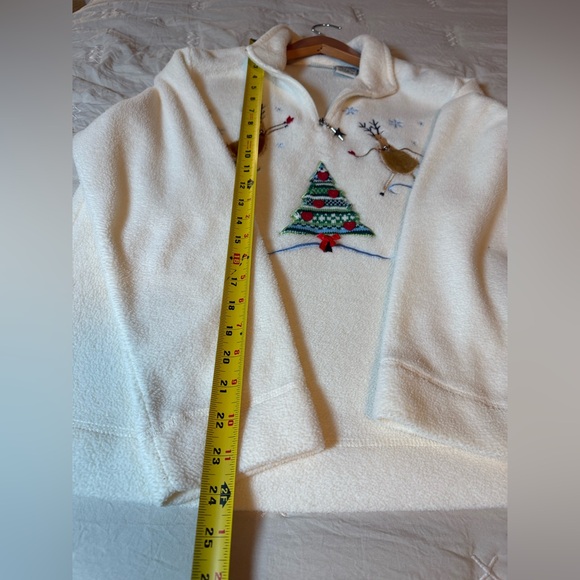 White Stag Cream  Sweater with Christmas Reindeer Design Size M - Picture 10 of 13